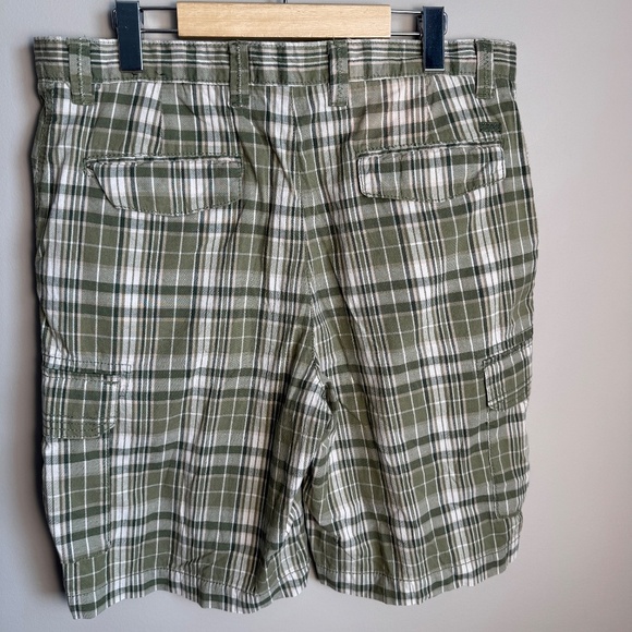 Izod Vintage Y2K Vibe Men's 34 Plaid Golf Cargo Shorts Green Outdoor Cotton - Picture 6 of 16